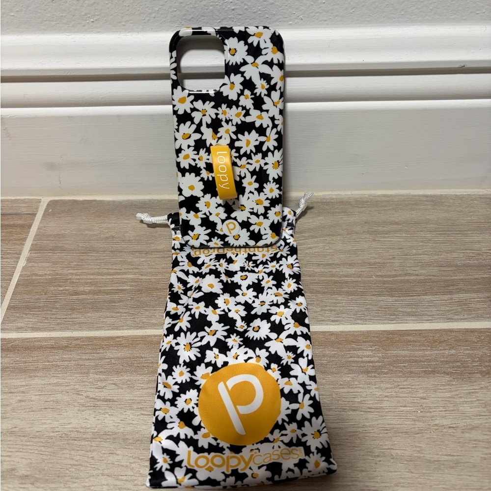 Loopy Case Black and White Daisy Phone Case